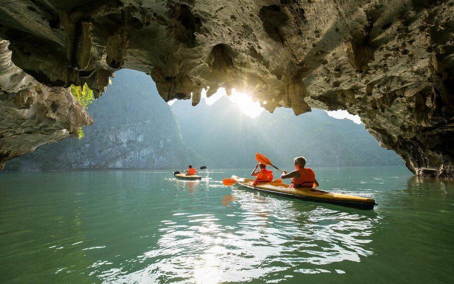 Kayaking in Lan Ha Bay