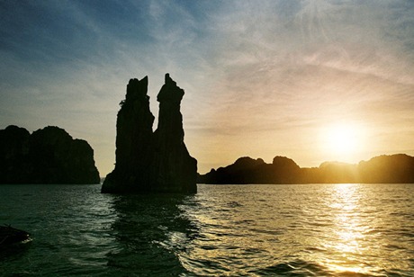 Scarlet Pearl Cruise Halong: A Luxury Journey Through Lan Ha Bay